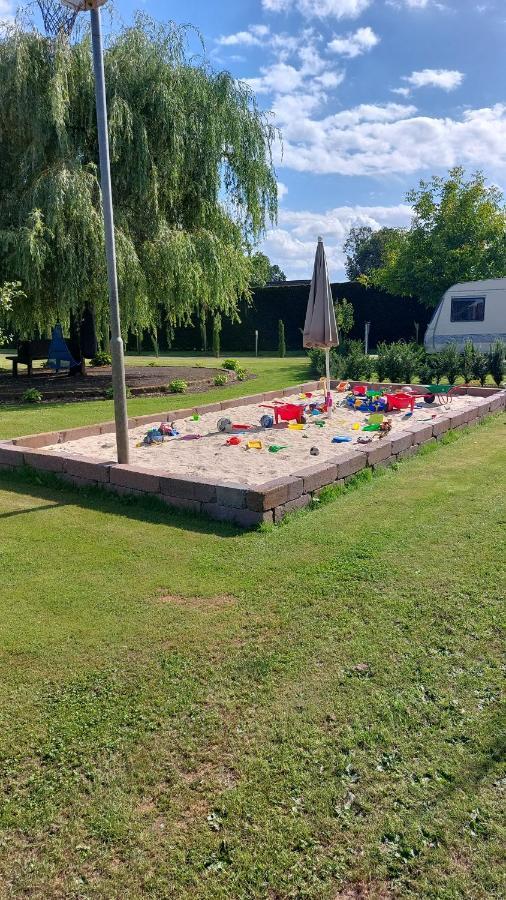 Urlaub machen im großen Garten direkt am Kinderparadis Irrland Kevelaer Exterior foto