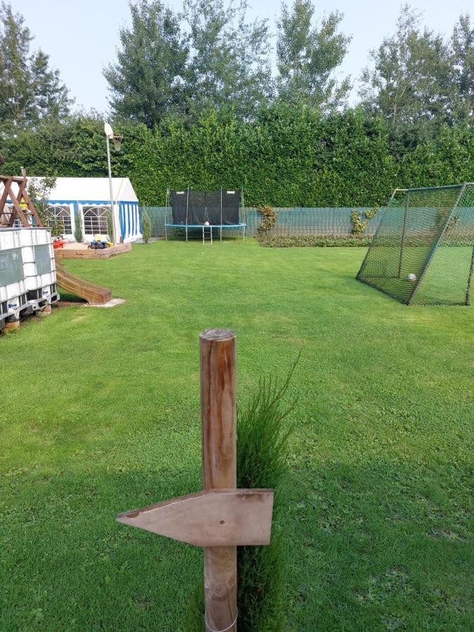 Urlaub machen im großen Garten direkt am Kinderparadis Irrland Kevelaer Exterior foto